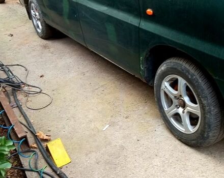 Зеленый Хендай Н 200 пасс., объемом двигателя 2.5 л и пробегом 99 тыс. км за 2700 $, фото 6 на Automoto.ua