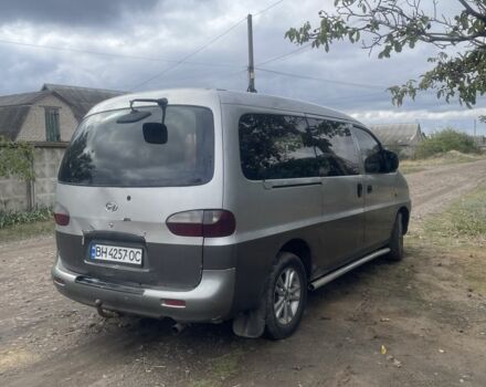 Серый Хендай Н 200, объемом двигателя 2.5 л и пробегом 1000 тыс. км за 3500 $, фото 4 на Automoto.ua