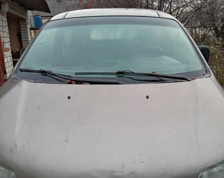 Сірий Хендай Н 200, об'ємом двигуна 0 л та пробігом 1000 тис. км за 2100 $, фото 2 на Automoto.ua