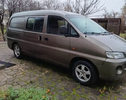 Сірий Хендай Н 200, об'ємом двигуна 0 л та пробігом 1000 тис. км за 2100 $, фото 3 на Automoto.ua