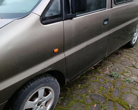 Сірий Хендай Н 200, об'ємом двигуна 0 л та пробігом 1000 тис. км за 2100 $, фото 1 на Automoto.ua