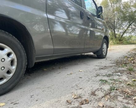 Сірий Хендай Н 200, об'ємом двигуна 2.5 л та пробігом 240 тис. км за 4000 $, фото 6 на Automoto.ua