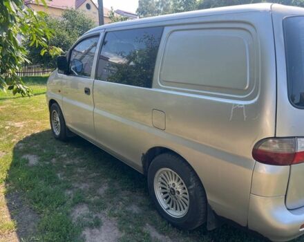 Сірий Хендай Н 200, об'ємом двигуна 2.5 л та пробігом 481 тис. км за 4500 $, фото 1 на Automoto.ua