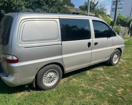 Сірий Хендай Н 200, об'ємом двигуна 2.5 л та пробігом 481 тис. км за 4500 $, фото 2 на Automoto.ua