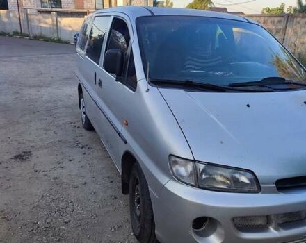 Серый Хендай Н 200, объемом двигателя 2.5 л и пробегом 590 тыс. км за 3600 $, фото 5 на Automoto.ua