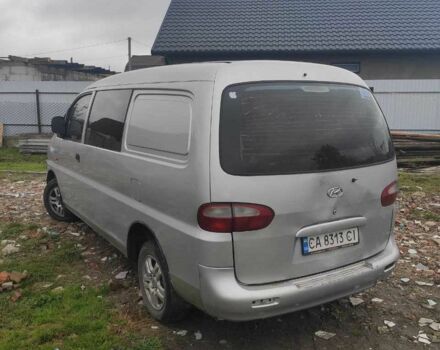 Серый Хендай Н 200, объемом двигателя 2.5 л и пробегом 385 тыс. км за 3200 $, фото 2 на Automoto.ua