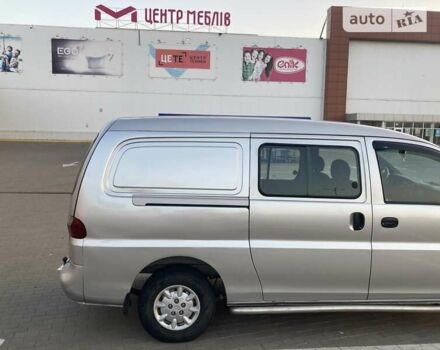 Сірий Хендай Н 200, об'ємом двигуна 0 л та пробігом 315 тис. км за 3800 $, фото 2 на Automoto.ua