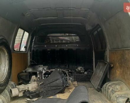 Сірий Хендай Н 200, об'ємом двигуна 2.4 л та пробігом 310 тис. км за 1000 $, фото 5 на Automoto.ua