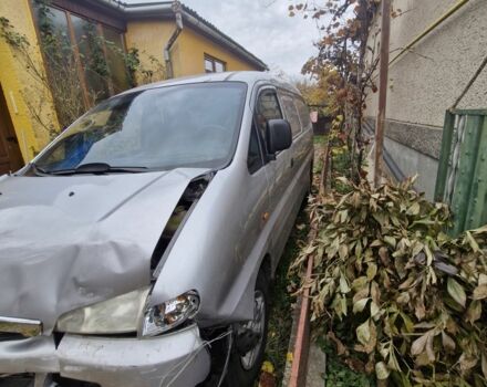 Серый Хендай Н 200, объемом двигателя 0 л и пробегом 299 тыс. км за 1500 $, фото 7 на Automoto.ua