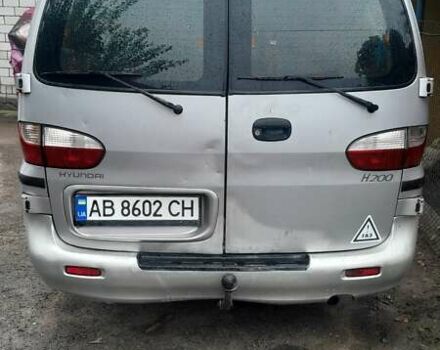 Сірий Хендай Н 200, об'ємом двигуна 2.4 л та пробігом 310 тис. км за 1000 $, фото 2 на Automoto.ua