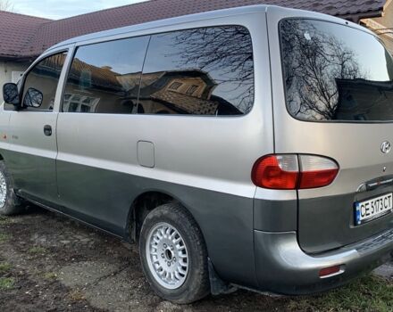 Серый Хендай Н 200, объемом двигателя 2.5 л и пробегом 327 тыс. км за 5200 $, фото 3 на Automoto.ua