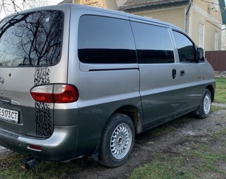 Серый Хендай Н 200, объемом двигателя 2.5 л и пробегом 327 тыс. км за 5200 $, фото 5 на Automoto.ua