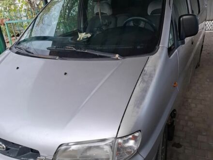 Серый Хендай Н 200, объемом двигателя 2.5 л и пробегом 230 тыс. км за 2000 $, фото 1 на Automoto.ua