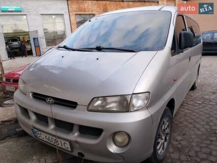 Хендай Н 200 1999 у Львові на Automoto.ua Сірий Хендай Н 200, об'ємом двигуна 2.5 л та пробігом 300 тис. км за 3000 $, фото 1 на Automoto.ua