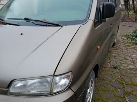 Серый Хендай Н 200, объемом двигателя 0 л и пробегом 1000 тыс. км за 2100 $, фото 1 на Automoto.ua