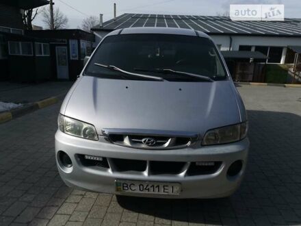 Хендай Н 200 2001 у Львові на Automoto.ua Сірий Хендай Н 200, об'ємом двигуна 2.5 л та пробігом 325 тис. км за 3900 $, фото 1 на Automoto.ua