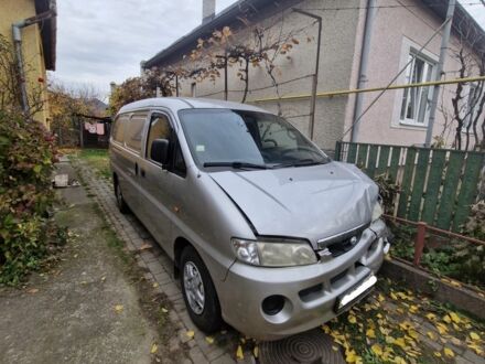 Серый Хендай Н 200, объемом двигателя 0 л и пробегом 299 тыс. км за 1500 $, фото 1 на Automoto.ua