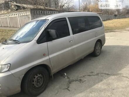 Хендай Н 200 2003 у Києві на Automoto.ua Сірий Хендай Н 200, об'ємом двигуна 2.4 л та пробігом 260 тис. км за 3900 $, фото 1 на Automoto.ua