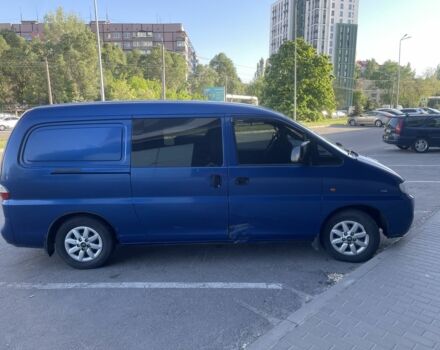 Синій Хендай Н 200, об'ємом двигуна 2.5 л та пробігом 268 тис. км за 5100 $, фото 3 на Automoto.ua