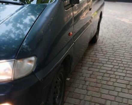 Синий Хендай Н 200, объемом двигателя 2.5 л и пробегом 450 тыс. км за 2500 $, фото 4 на Automoto.ua