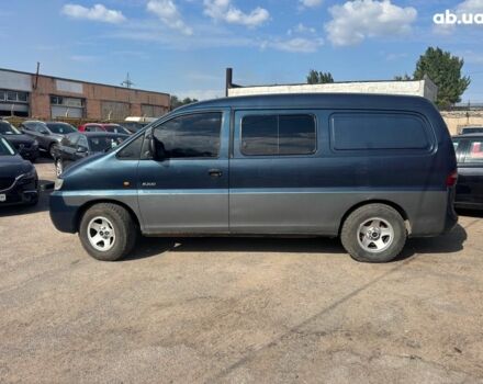 Синий Хендай Н 200, объемом двигателя 2.5 л и пробегом 440 тыс. км за 3890 $, фото 1 на Automoto.ua