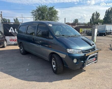 Синий Хендай Н 200, объемом двигателя 2.5 л и пробегом 440 тыс. км за 3890 $, фото 5 на Automoto.ua