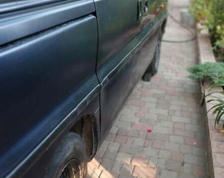 Синий Хендай Н 200, объемом двигателя 2.5 л и пробегом 450 тыс. км за 2500 $, фото 2 на Automoto.ua