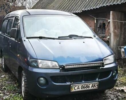 Синий Хендай Н 200, объемом двигателя 2.5 л и пробегом 350 тыс. км за 4300 $, фото 2 на Automoto.ua