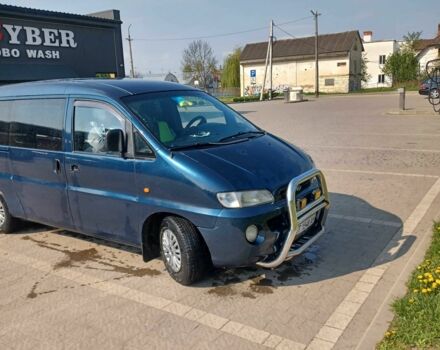 Синий Хендай Н 200, объемом двигателя 2.5 л и пробегом 333 тыс. км за 2500 $, фото 4 на Automoto.ua