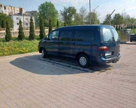 Синий Хендай Н 200, объемом двигателя 2.5 л и пробегом 333 тыс. км за 2500 $, фото 2 на Automoto.ua