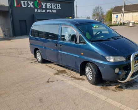 Синий Хендай Н 200, объемом двигателя 2.5 л и пробегом 333 тыс. км за 2500 $, фото 3 на Automoto.ua