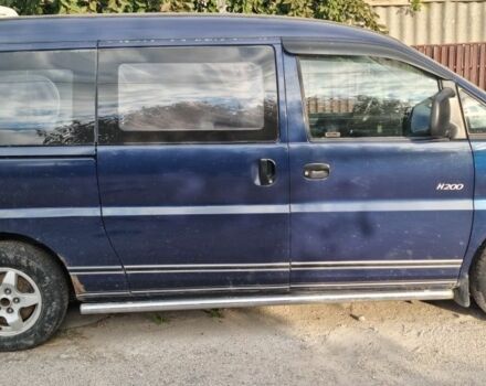 Синий Хендай Н 200, объемом двигателя 2.5 л и пробегом 172 тыс. км за 3400 $, фото 1 на Automoto.ua