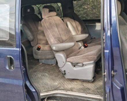 Синий Хендай Н 200, объемом двигателя 2.5 л и пробегом 172 тыс. км за 3400 $, фото 4 на Automoto.ua