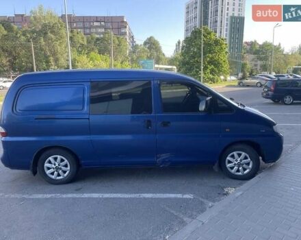 Синий Хендай Н 200, объемом двигателя 2.5 л и пробегом 268 тыс. км за 5100 $, фото 2 на Automoto.ua