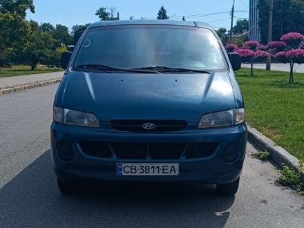 Синий Хендай Н 200, объемом двигателя 2.5 л и пробегом 300 тыс. км за 3999 $, фото 1 на Automoto.ua