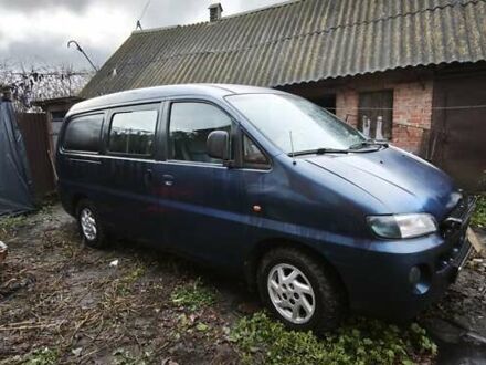 Синий Хендай Н 200, объемом двигателя 2.5 л и пробегом 350 тыс. км за 4300 $, фото 1 на Automoto.ua