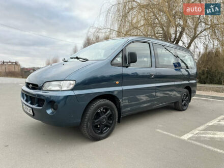 Хендай Н 200 2000 в Здолбунове на Automoto.ua Синий Хендай Н 200, объемом двигателя 2.5 л и пробегом 420 тыс. км за 3750 $, фото 1 на Automoto.ua