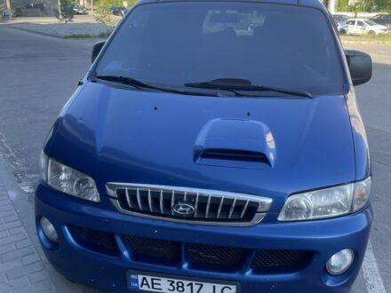 Синій Хендай Н 200, об'ємом двигуна 2.5 л та пробігом 268 тис. км за 5100 $, фото 1 на Automoto.ua