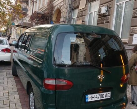 Зеленый Хендай Н 200, объемом двигателя 2.5 л и пробегом 399 тыс. км за 4000 $, фото 3 на Automoto.ua