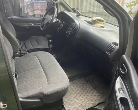 Зелений Хендай Н 200, об'ємом двигуна 2.5 л та пробігом 300 тис. км за 2700 $, фото 4 на Automoto.ua