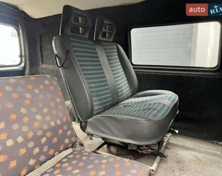 Зеленый Хендай Н 200, объемом двигателя 2.5 л и пробегом 322 тыс. км за 2450 $, фото 10 на Automoto.ua