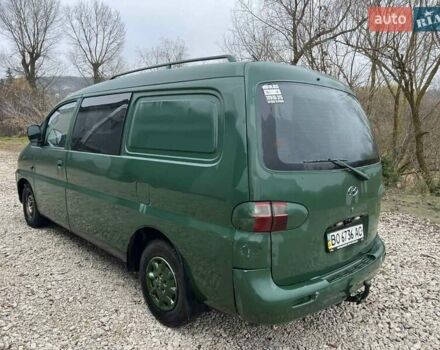 Зеленый Хендай Н 200, объемом двигателя 2.5 л и пробегом 322 тыс. км за 2450 $, фото 6 на Automoto.ua