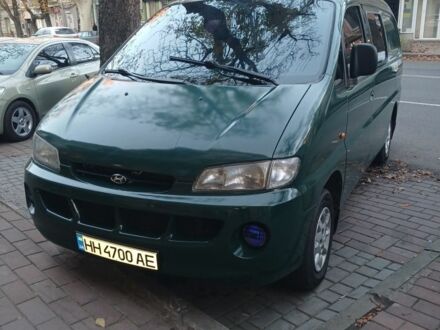 Зеленый Хендай Н 200, объемом двигателя 2.5 л и пробегом 399 тыс. км за 4000 $, фото 1 на Automoto.ua