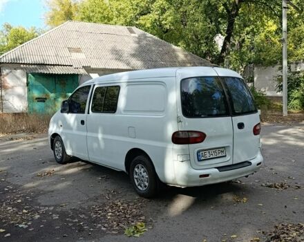 Белый Хендай Н1 (Старекс), объемом двигателя 2.5 л и пробегом 345 тыс. км за 3000 $, фото 12 на Automoto.ua
