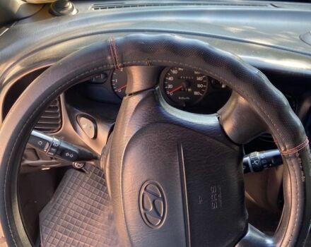 Белый Хендай Н1 (Старекс), объемом двигателя 2.5 л и пробегом 400 тыс. км за 2501 $, фото 5 на Automoto.ua