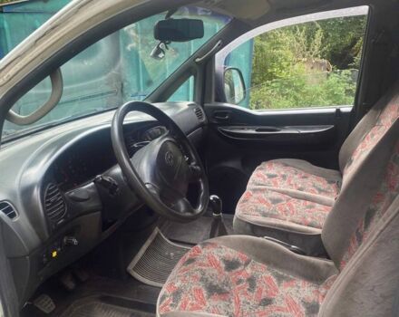 Білий Хендай Н1 (Старекс), об'ємом двигуна 2.5 л та пробігом 377 тис. км за 4300 $, фото 4 на Automoto.ua