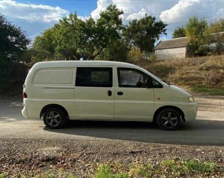 Белый Хендай Н1 (Старекс), объемом двигателя 2.5 л и пробегом 300 тыс. км за 3500 $, фото 6 на Automoto.ua