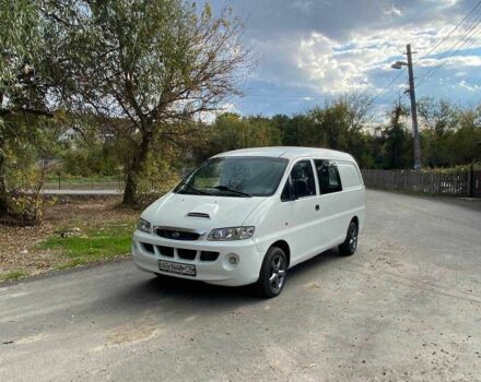 Белый Хендай Н1 (Старекс), объемом двигателя 2.5 л и пробегом 300 тыс. км за 3500 $, фото 10 на Automoto.ua