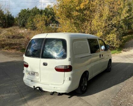 Белый Хендай Н1 (Старекс), объемом двигателя 2.5 л и пробегом 300 тыс. км за 3500 $, фото 19 на Automoto.ua