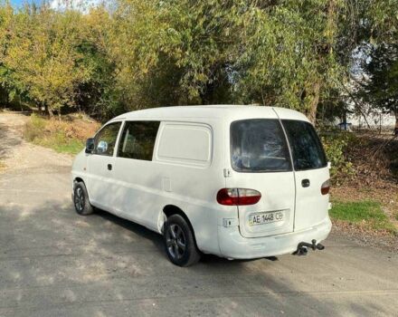 Белый Хендай Н1 (Старекс), объемом двигателя 2.5 л и пробегом 300 тыс. км за 3500 $, фото 20 на Automoto.ua